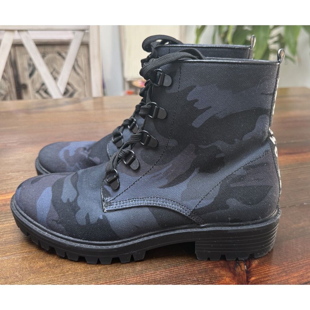 Kendall + Kyle Blue Camo Combat Boots Size 8